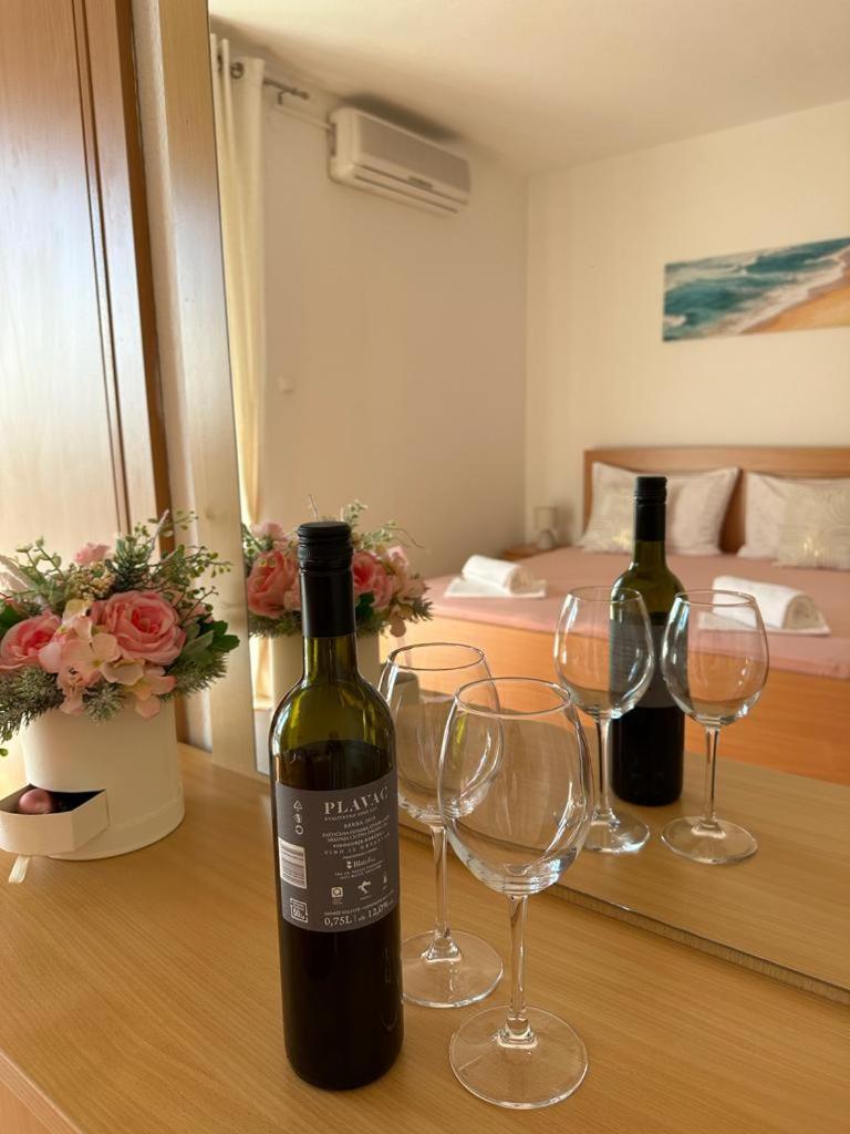 Villa Ruza 30M From The Beach Baška Voda Rum bild