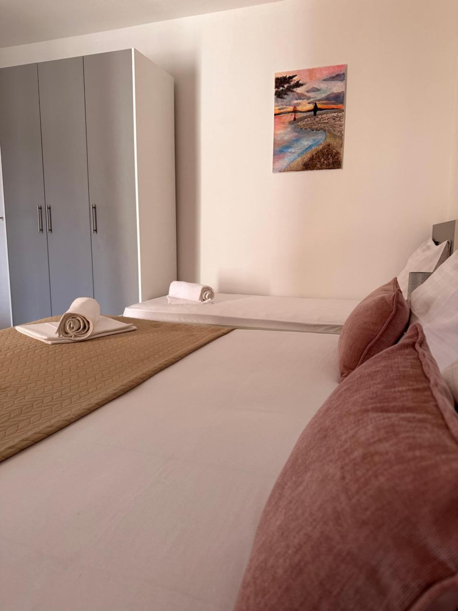 Villa Ruza 30M From The Beach Baška Voda Rum bild