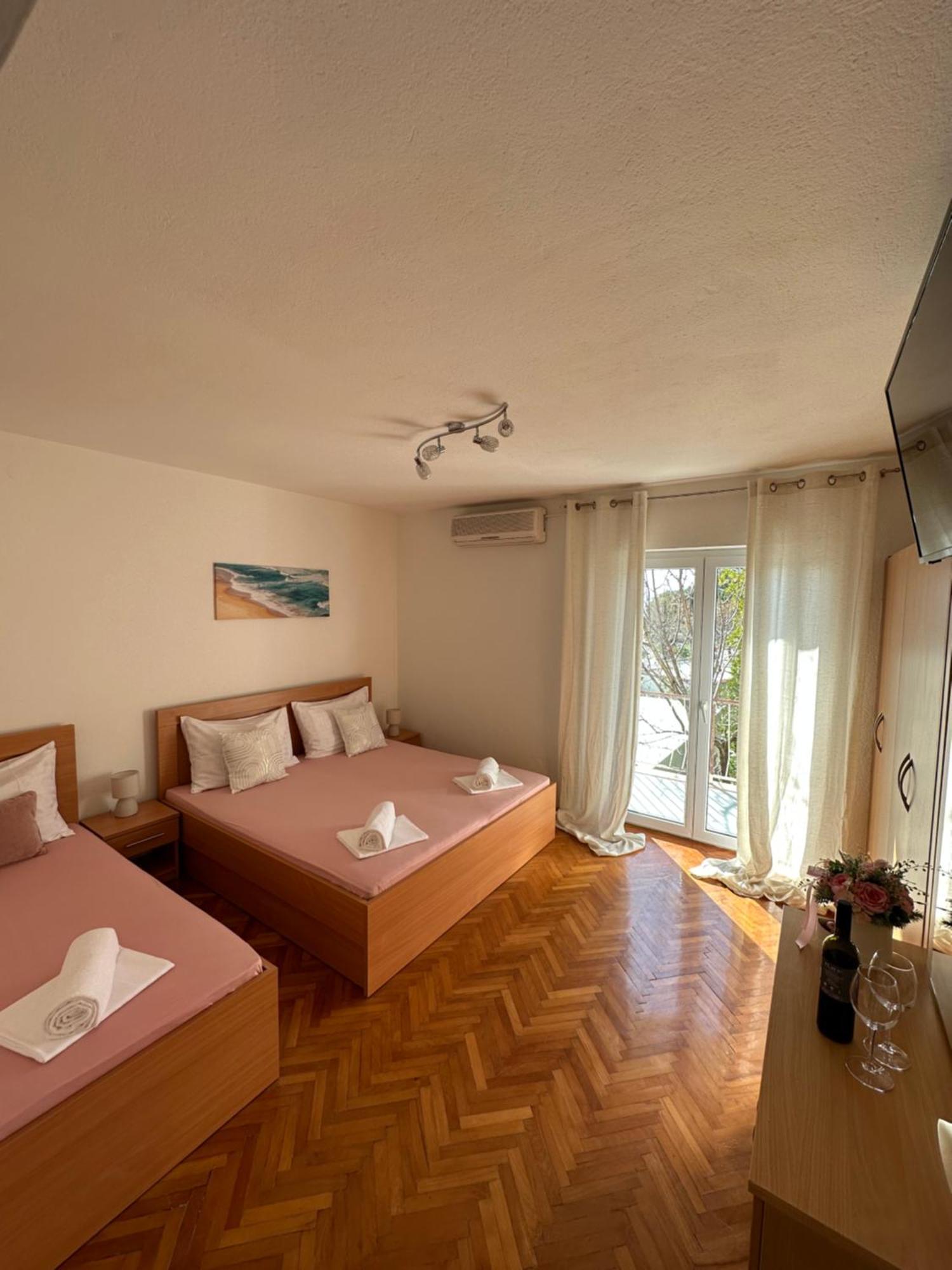 Villa Ruza 30M From The Beach Baška Voda Rum bild
